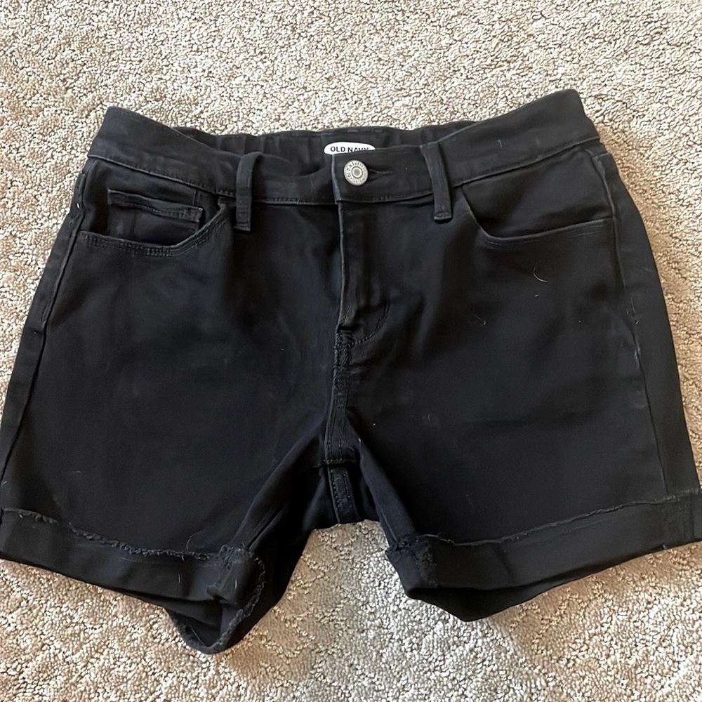 Old navy black shorts (kids)